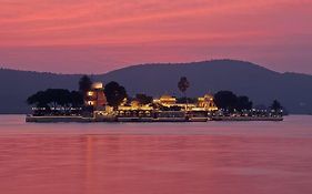 Jagmandir Island Palace - Grand Heritage